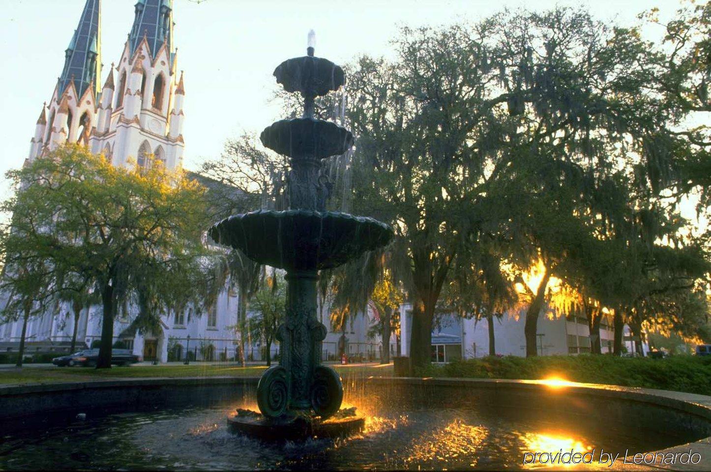 Hilton Garden Inn Savannah Midtown Exterior photo